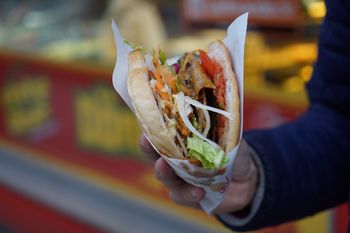 Mieszany oszukany. Tak naciągają Polaków na kebabach