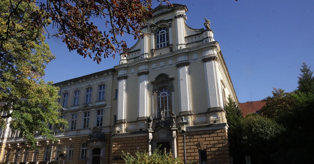 Legnica: 80-lecie I Liceum Ogólnokształcącego już we wrześniu. Wielki jubileusz, wspomnienia i spotkanie byłych uczniów po latach