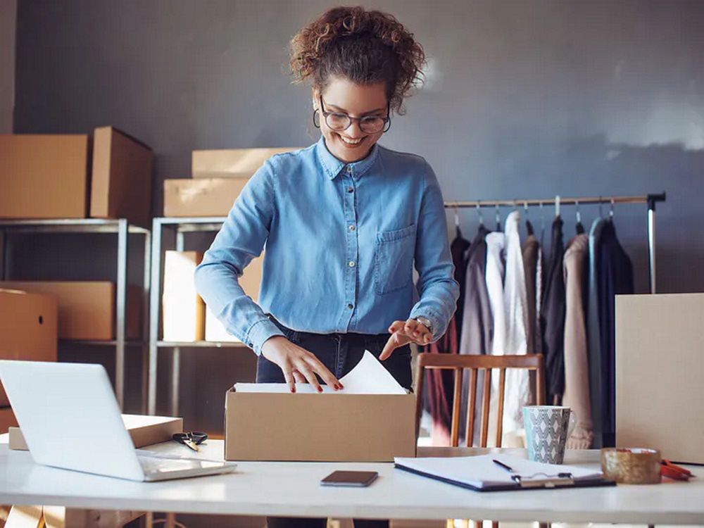 kobieta sklep sprzedaż allegro zakupy online ecommerce