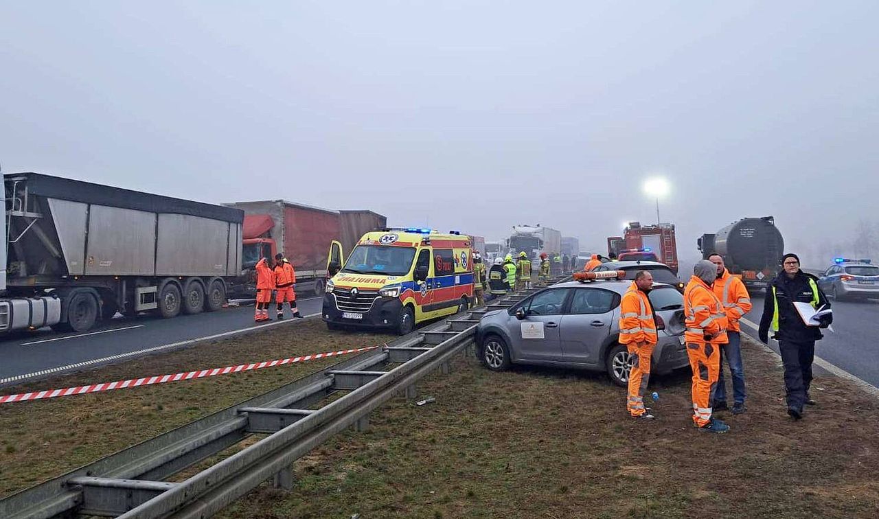 Karambol na S5. Są ranni, droga całkowicie zablokowana