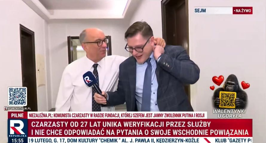 Reporter Republiki obejmowany przez marszałka Sejmu. "Dziwna ekscytacja"