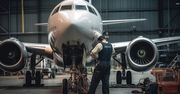 Jak często samolot trafia do hangaru? Oto czym zajmują się mechanicy lotniczy