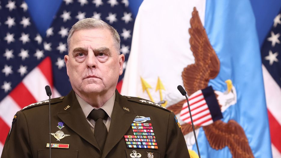 US Secretary of Defense Lloyd J. Austin III press conference in Brussels
epa10466831 Chair of the US Joint Chiefs of Staff General Mark Milley (R) attend a press conference at the end of the meeting of the Ukraine Defense Contact Group as part of a NATO Council of Defense Ministers at the Alliance headquarters in Brussels, Belgium, 14 February 2023. Defense Ministers of the North Atlantic Treaty Organization (NATO) countries gather in Brussels from 14 to 15 February.  EPA/STEPHANIE LECOCQ 
Dostawca: PAP/EPA.
STEPHANIE LECOCQ