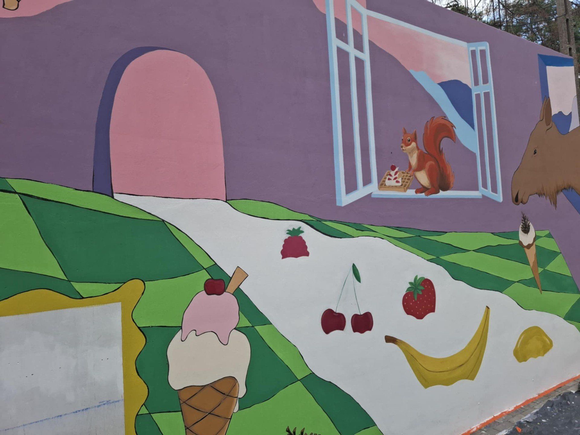 Mural w Sokolnikach-Lesie