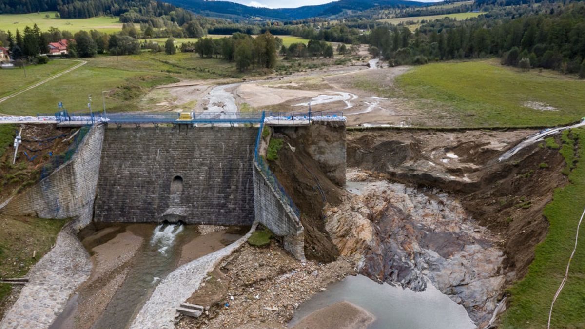 Przedłużenie zakazu poruszania się po wałach przeciwpowodziowych