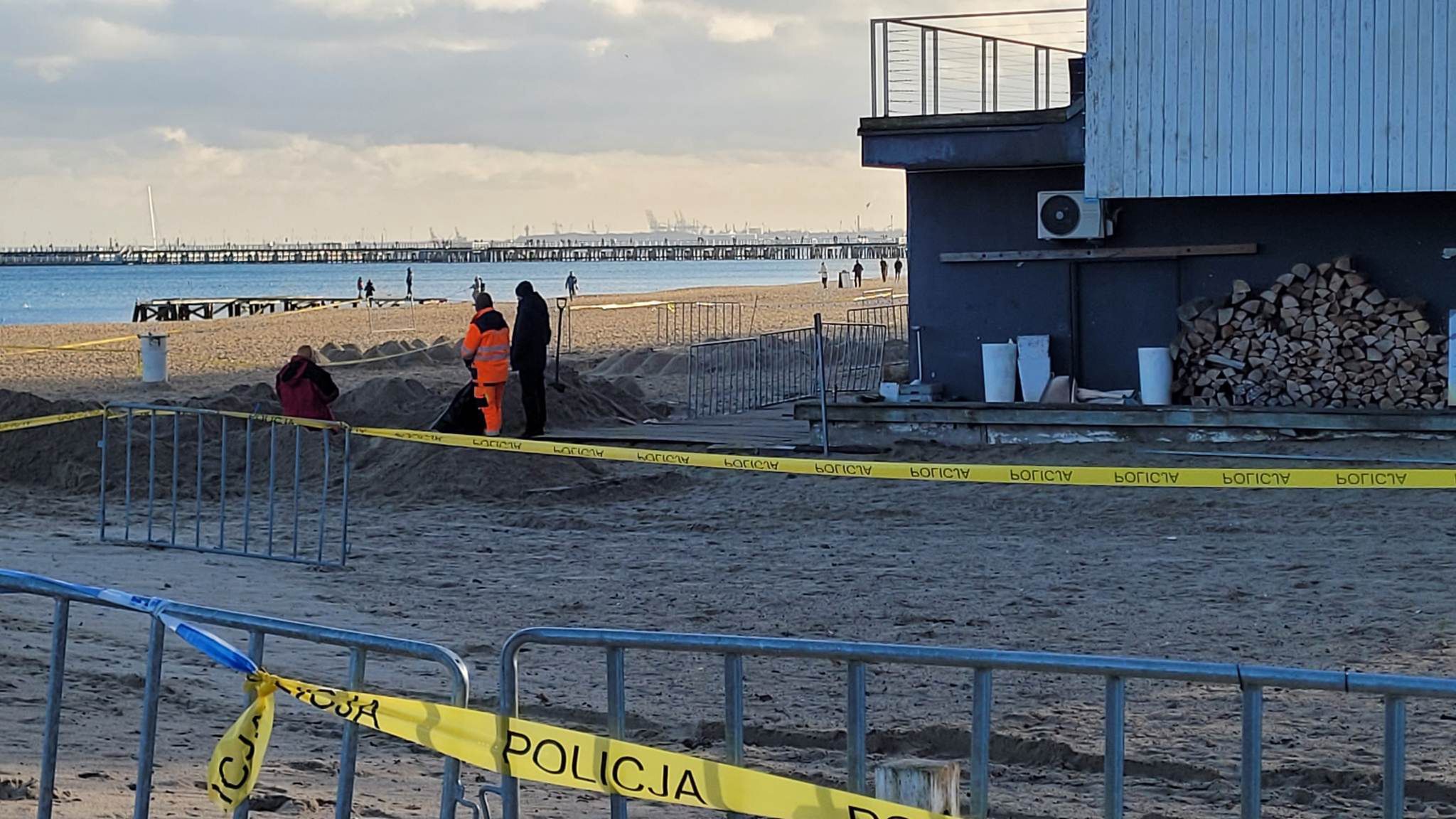 Teren przy dawnej Zatoce Sztuki w Sopocie jest badany przez służby