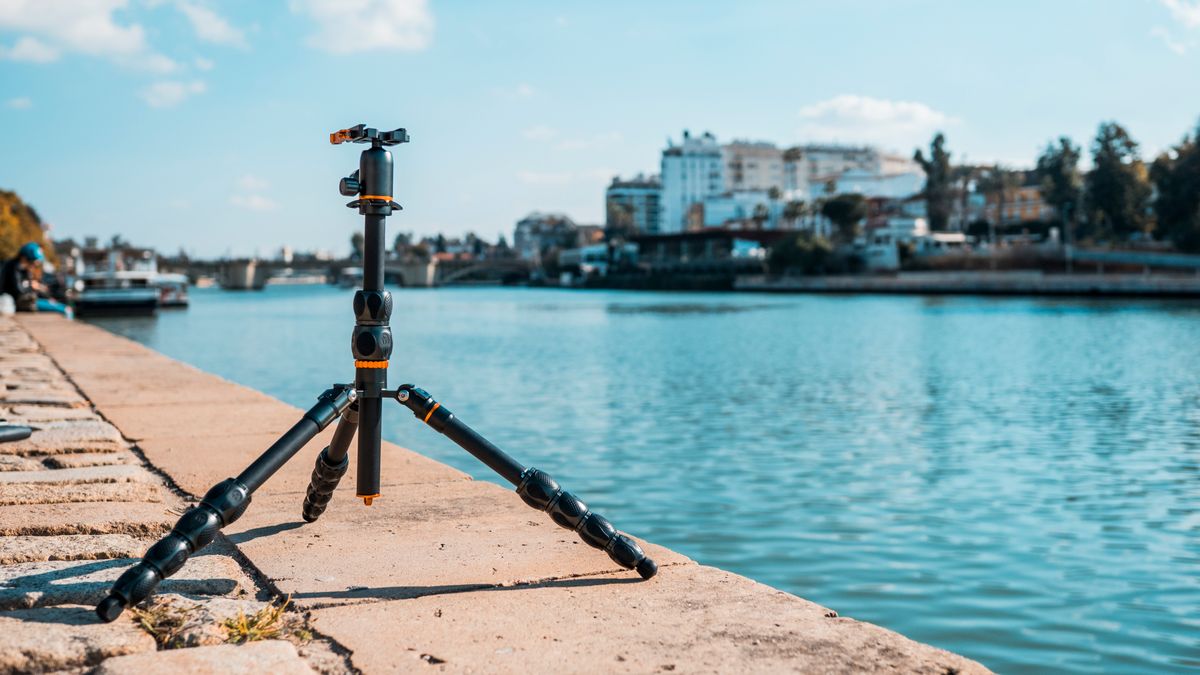 3Legged Thing Leo - karbonowy statyw do bagażu podręcznego [wideotest] 1