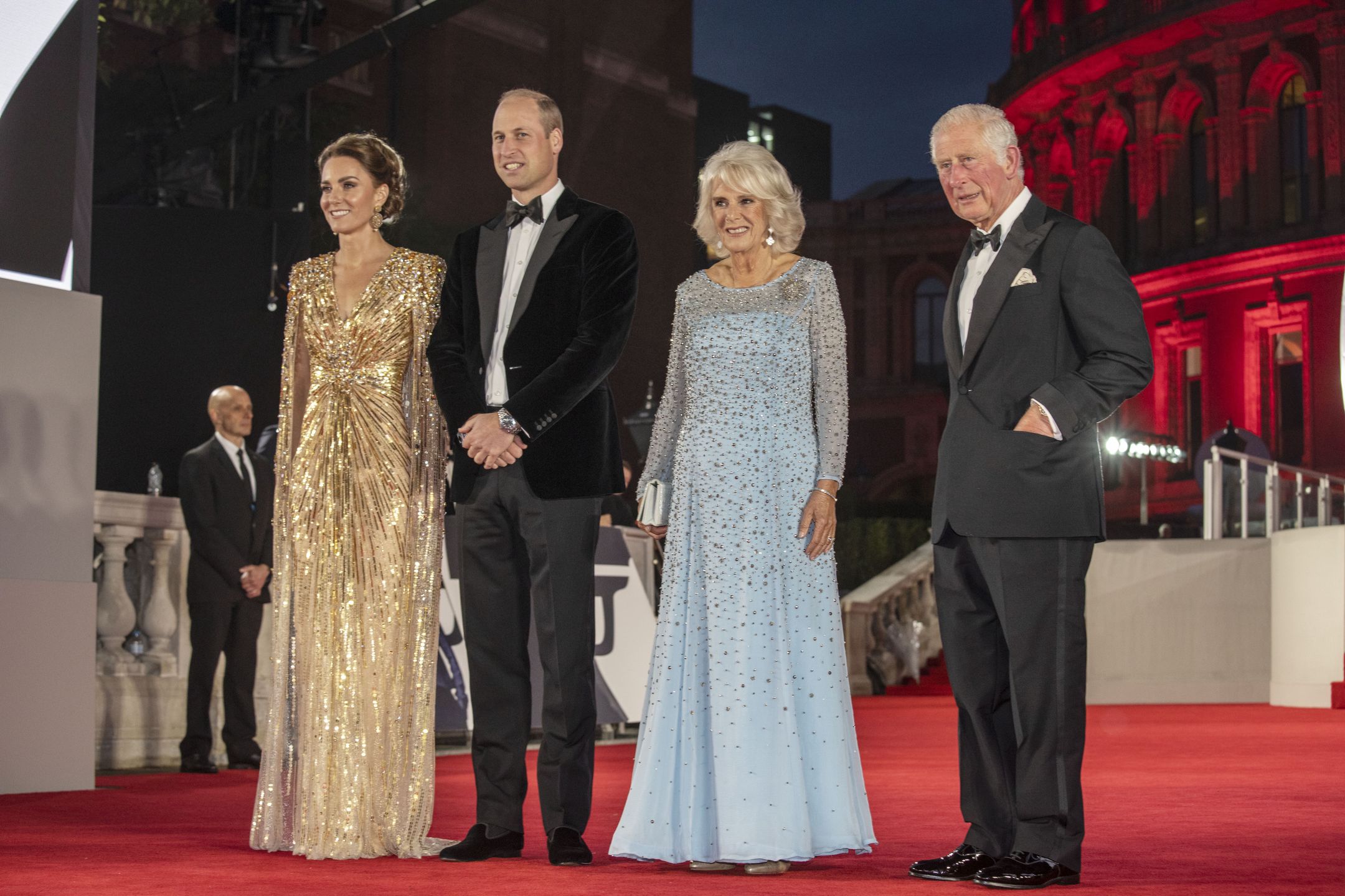 Król Karol z Camillą, książę William i księżna Kate