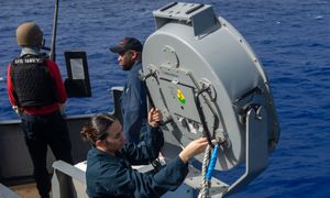 "Głowa eksplodowała mi od środka". Czym jest i jak działa broń soniczna?