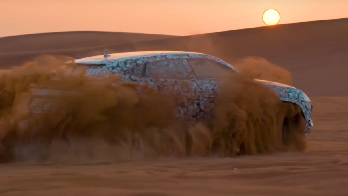 Lamborghini pędzące po pustyni. Bo dlaczego nie?