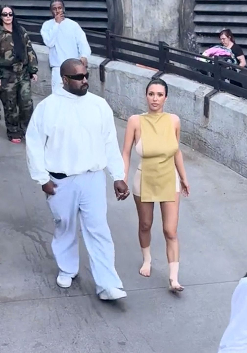 Kanye West i jego bosa żona "przyłapani" w Disneylandzie