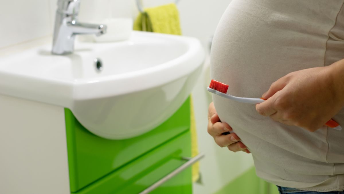 Zapalenia dziąseł w ciąży nie można bagatelizować