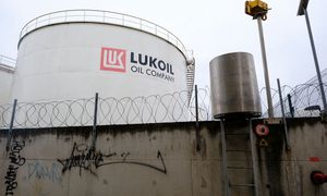 Rekordowo tania ropa z Rosji. Takich cen nie było od początku wojny