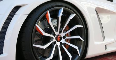 Office-K posadził Mercedesa SLS od FAB Design na felgach Forgatio [galeria zdjeć]