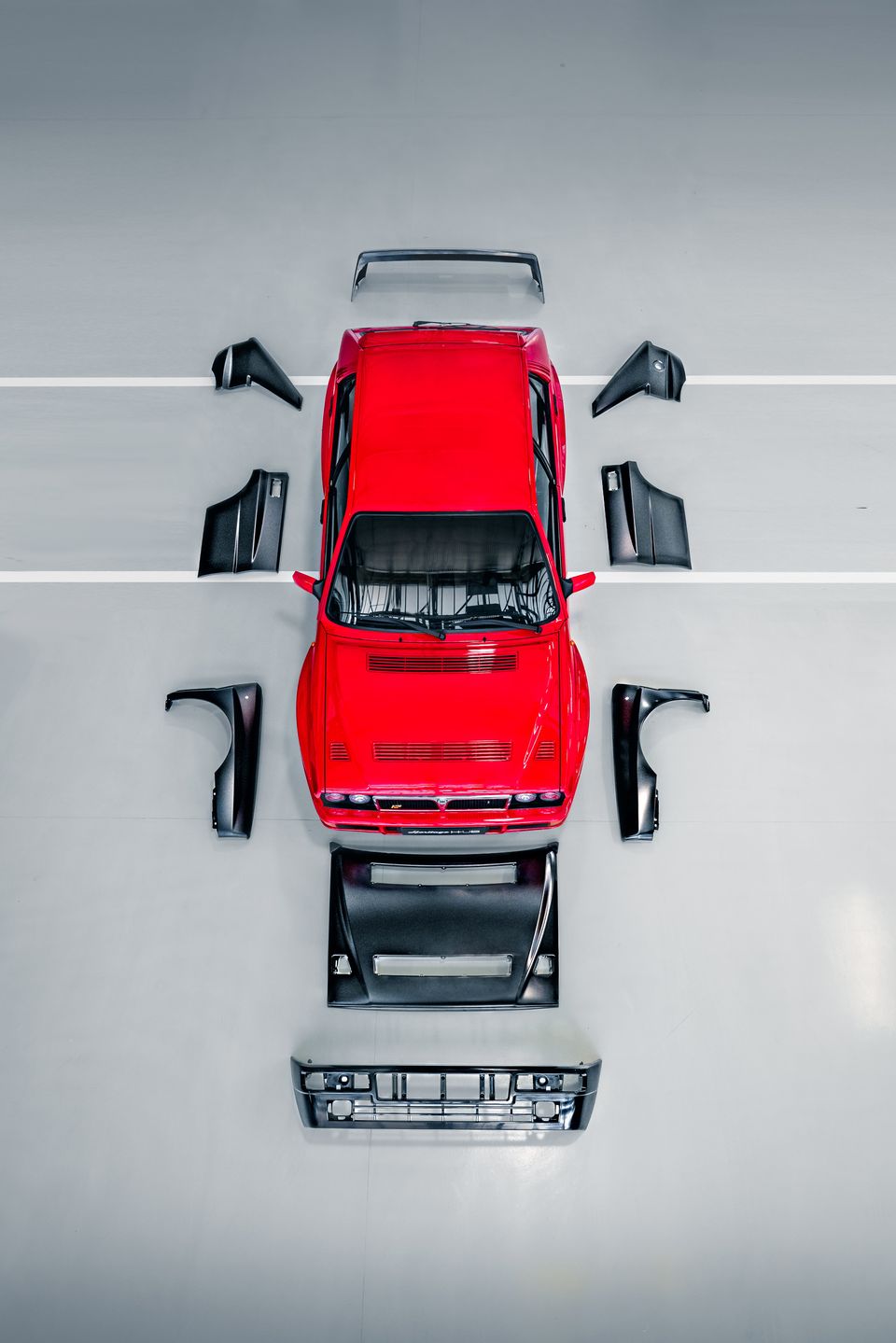 Lancia Delta HF Integrale EVO ma inne elementy nadwozia niż zwykła Delta, dlatego części zamienne są trudno dostępne