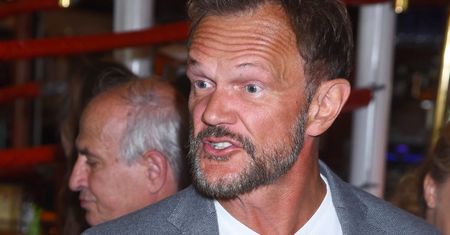 Zbulwersowany Cezary Pazura odpowiada na publikację TVP Info: "Dziennikarz dopuścił się MANIPULACJI"