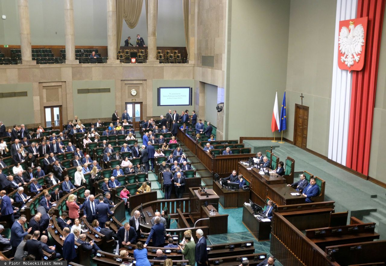 Jest najnowszy sondaż wyborczy. Uwagę zwraca trzecie miejsce w zestawieniu