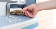 Bankomat wypłacił zabarwione banknoty? To nie przypadek