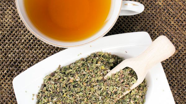 Herbatka z czystka ma wiele zalet 