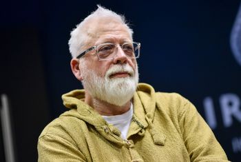 Mówi o potrzebach seniorów LGBT+. Tego brakuje im w Polsce