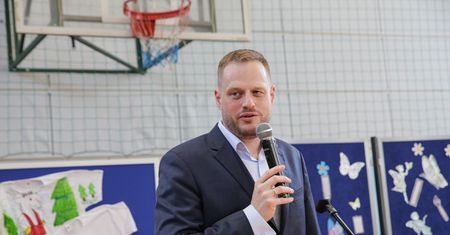Minister zagięty podczas debaty. Obiecał, że się dokształci