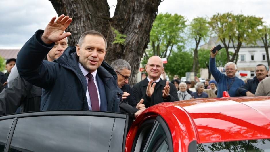 Sztab Nawrockiego oskarża służby o upublicznienie sprawy jego mi