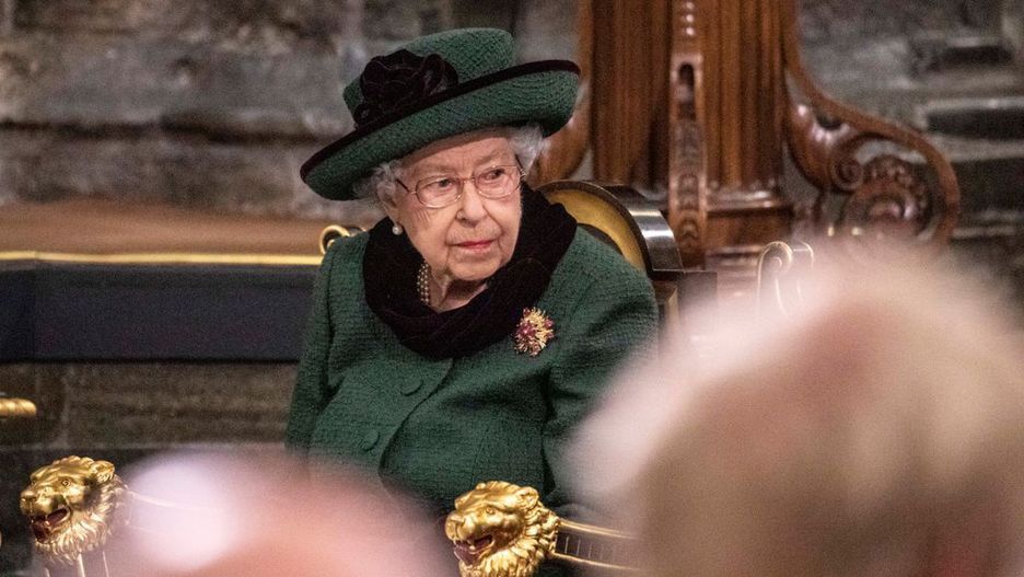 Service Of Thanksgiving For The Duke Of EdinburghLONDON, ENGLAND - MARCH 29: Queen Elizabeth II takes her seat at Westminster Abbey for the Service of Thanksgiving for the Duke of Edinburgh on March 29, 2022 in London, England. (Photo Richard Pohle - WPA Pool/Getty Images)WPA Pool