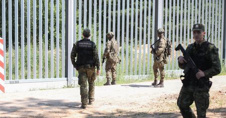 Straż Graniczna alarmuje. Coraz więcej migrantów na szlaku przez Polskę
