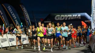 Nocny Bieg Świętojański w Gdyni 2025 z wyraźnym sztumskim akcentem. Beata Niemyjska trzecią kobietą na mecie