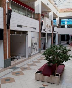 Znane centrum handlowe w Krakowie będzie zburzone. Skrywa prawdziwe tajemnice