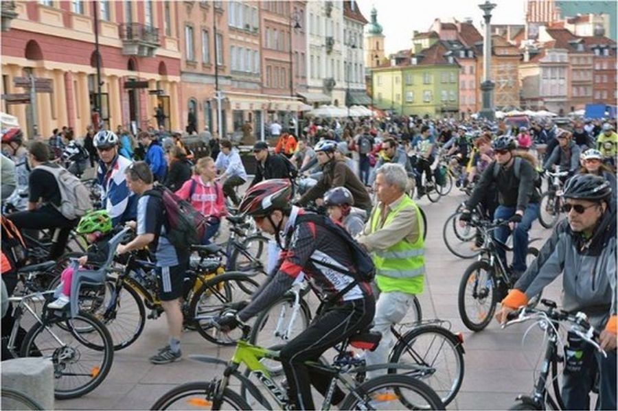 Masa Krytyczna wyjechała na ulice Warszawy. Są utrudnienia