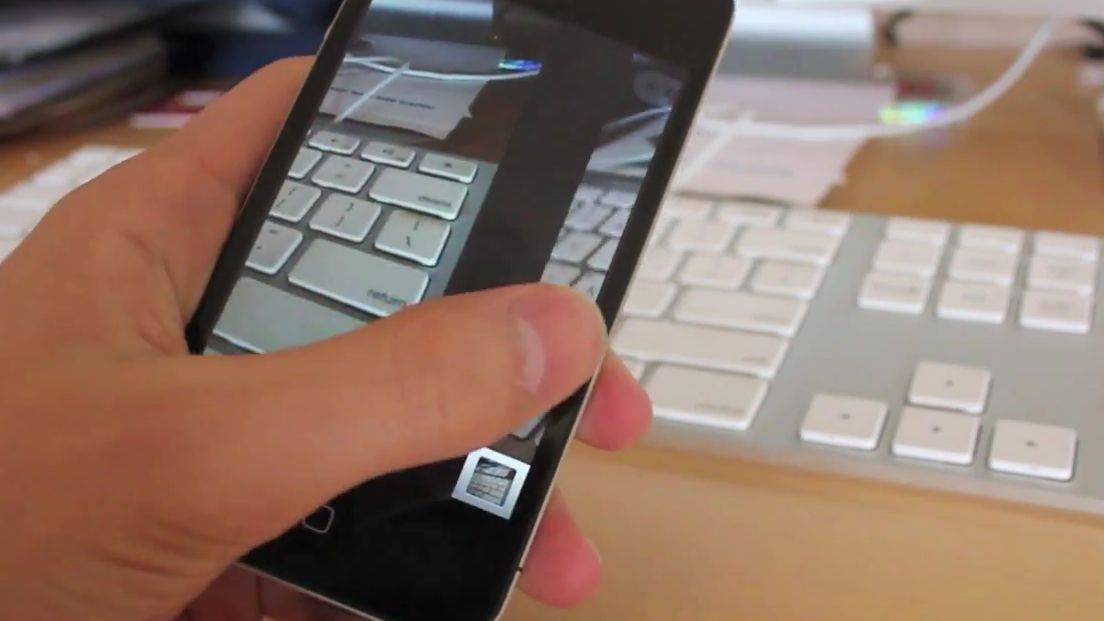 Kolejna funkcja iOS 5 "zapożyczona" z innej platformy - Swipe to Camera Roll 1