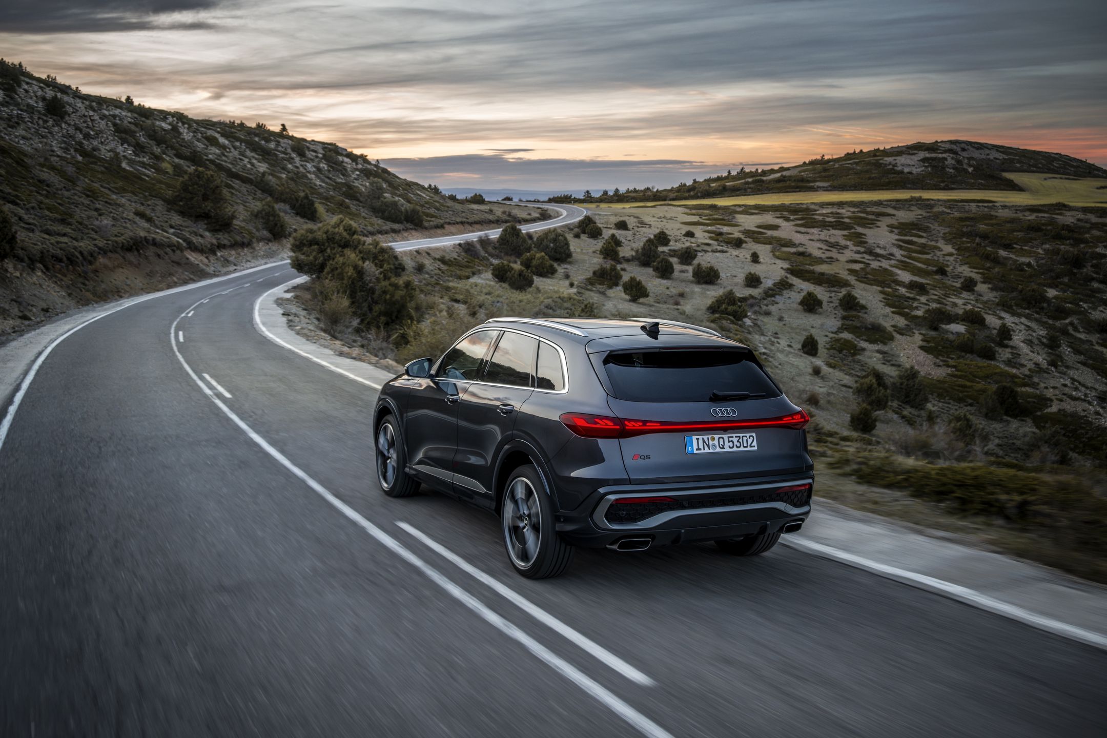 Dynamic photo,Colour: Daytona grey perl effect