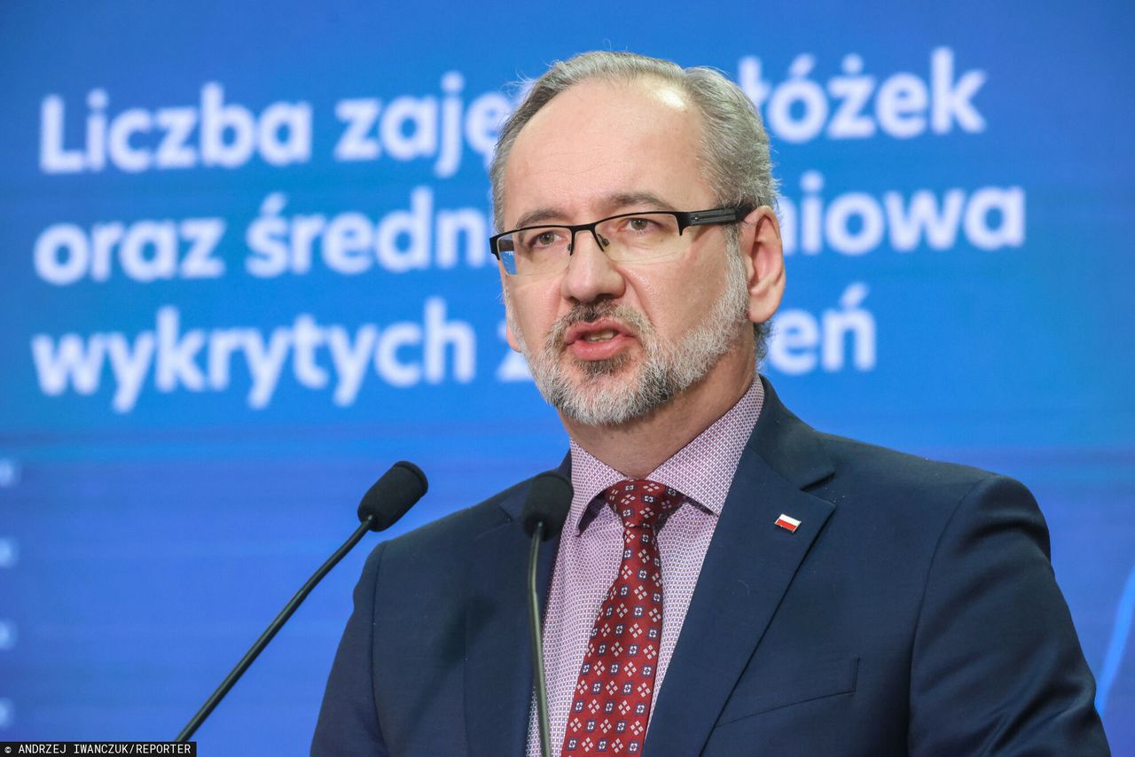 Niedzielski wieszczy koniec pandemii. "Wirus dalej będzie zabijał"
