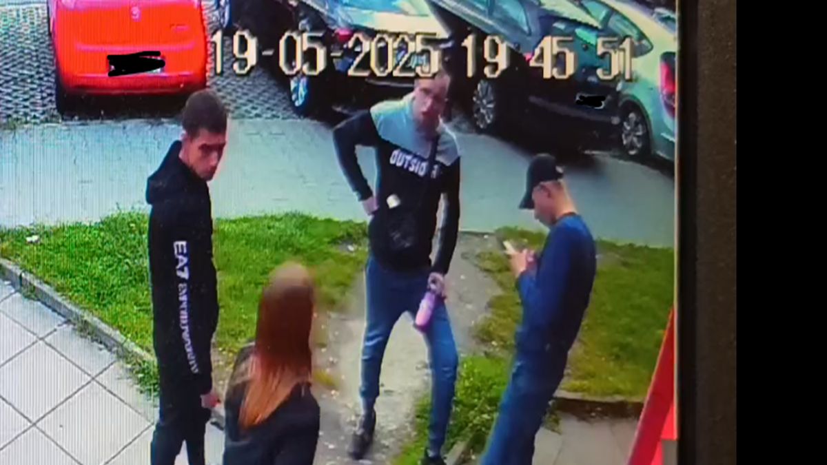 Policja publikuje zdjęcie czterech osób.