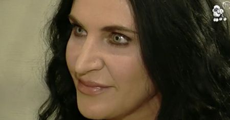 Kayah tatuuje sobie obie ręce!