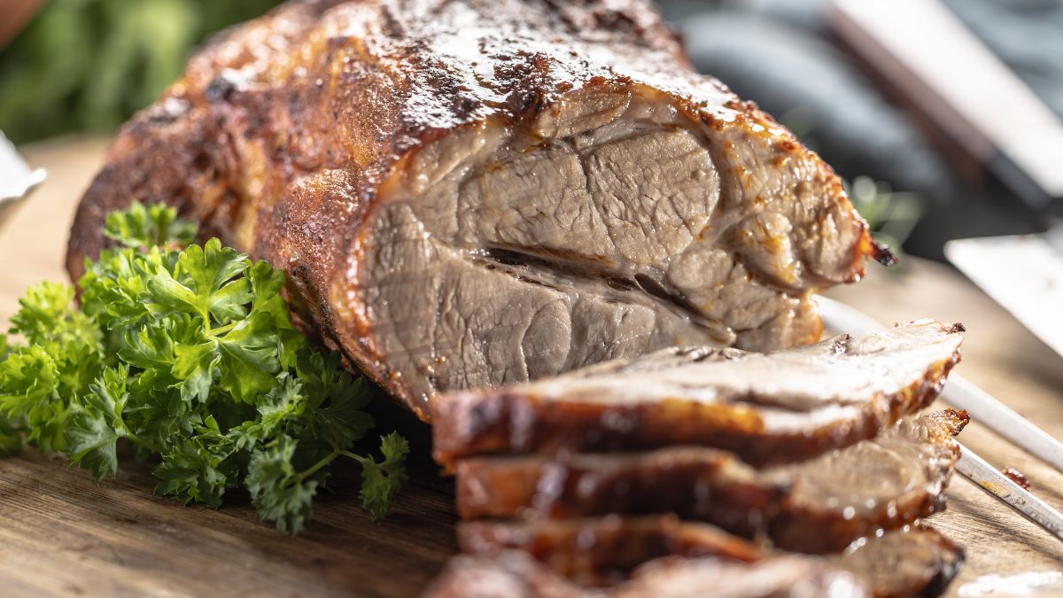 Jak upiec karkówkę, aby była krucha i soczysta?