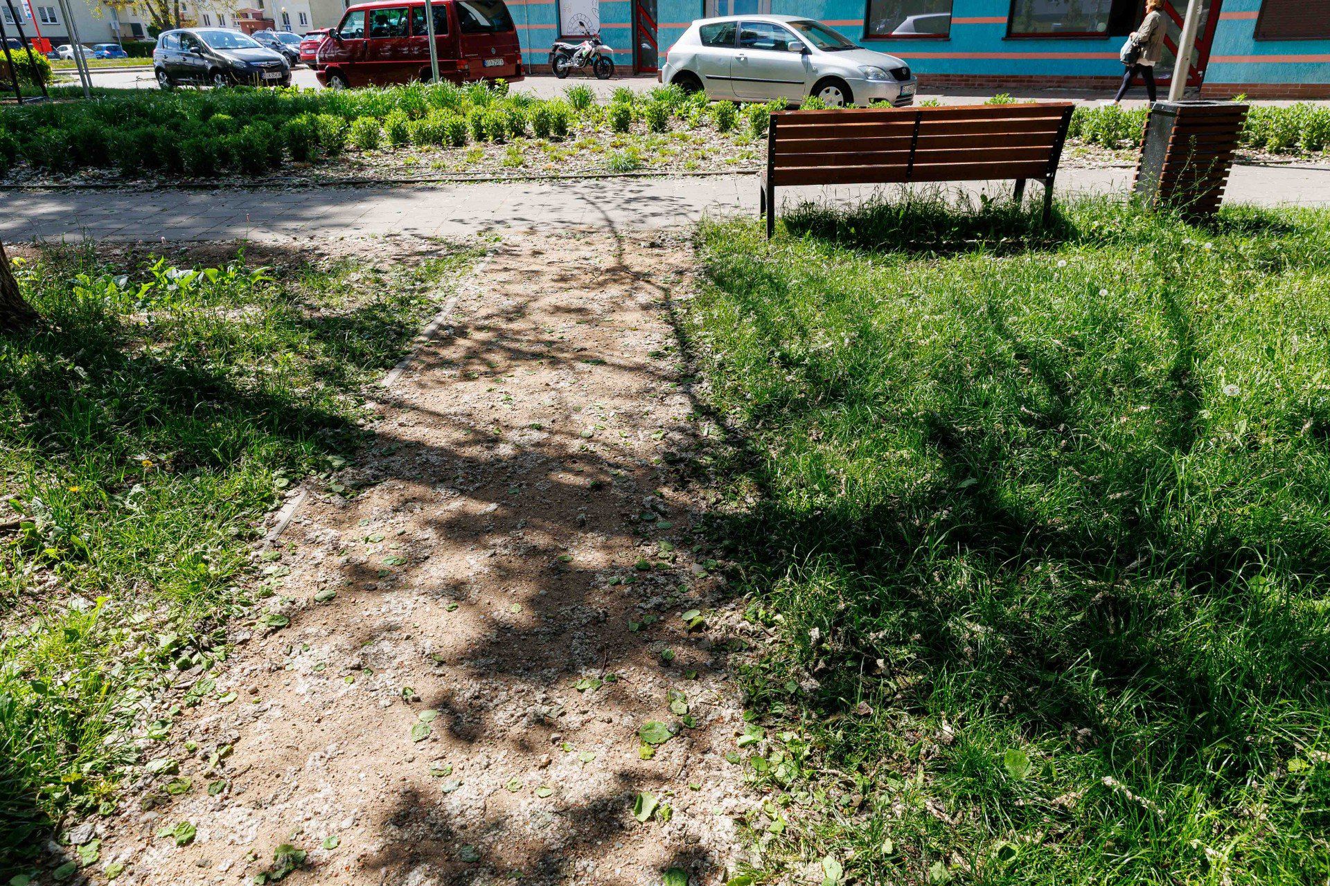 Park lawendowy na rogu ulic Komisji Edukacji Narodowej i Hugona Kołłątaja 