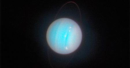 Voyager zbliżył się do Urana. Nagle stało się coś dziwnego