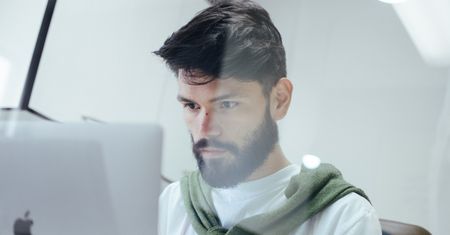 Uzależnienie od pracy - kiedy pasja zamienia się w obsesję?