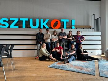 Czy obraz można usłyszeć albo poczuć? WOAK rusza z międzynarodowym projektem