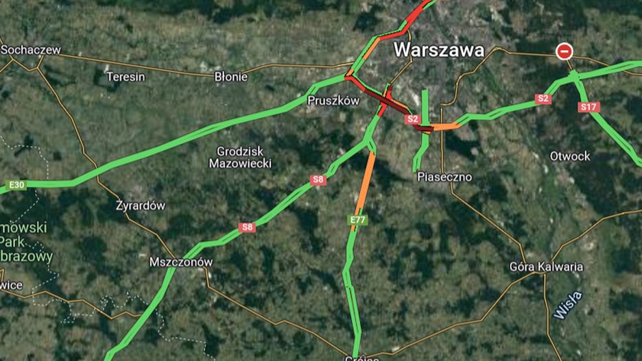 Karambol na S2. Dwa pasy jezdni zablokowane 