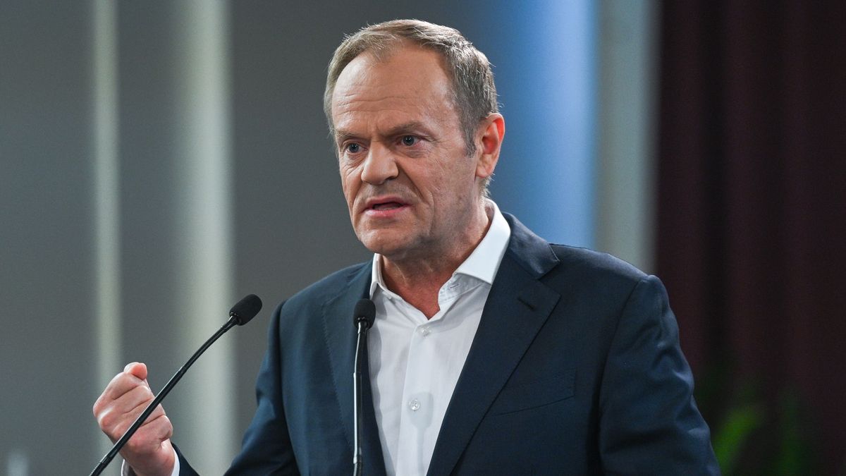 RZESZOW, POLAND - APRIL 25, 2023:Donald Tusk, chairman of the opposition party Civic Platform (PO), speaks during the meeting of the Civic Coalition political alliance at the Hotel Rzeszow, on April 25, 2023, in Rzeszow, Poland. The leader of the Civic Platform began the second day of his election campaign as part of the 'Here is the Future' (Polish: #TuJestPrzyszlosc) campaign in Podkarpacie province, with a meeting with members and supporters of the party. (Photo by Artur Widak/Anadolu Agency via Getty Images)