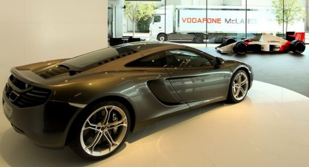 McLaren otwiera salony w Niemczech