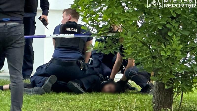 Moment zatrzymania sprawcy ataku na UW