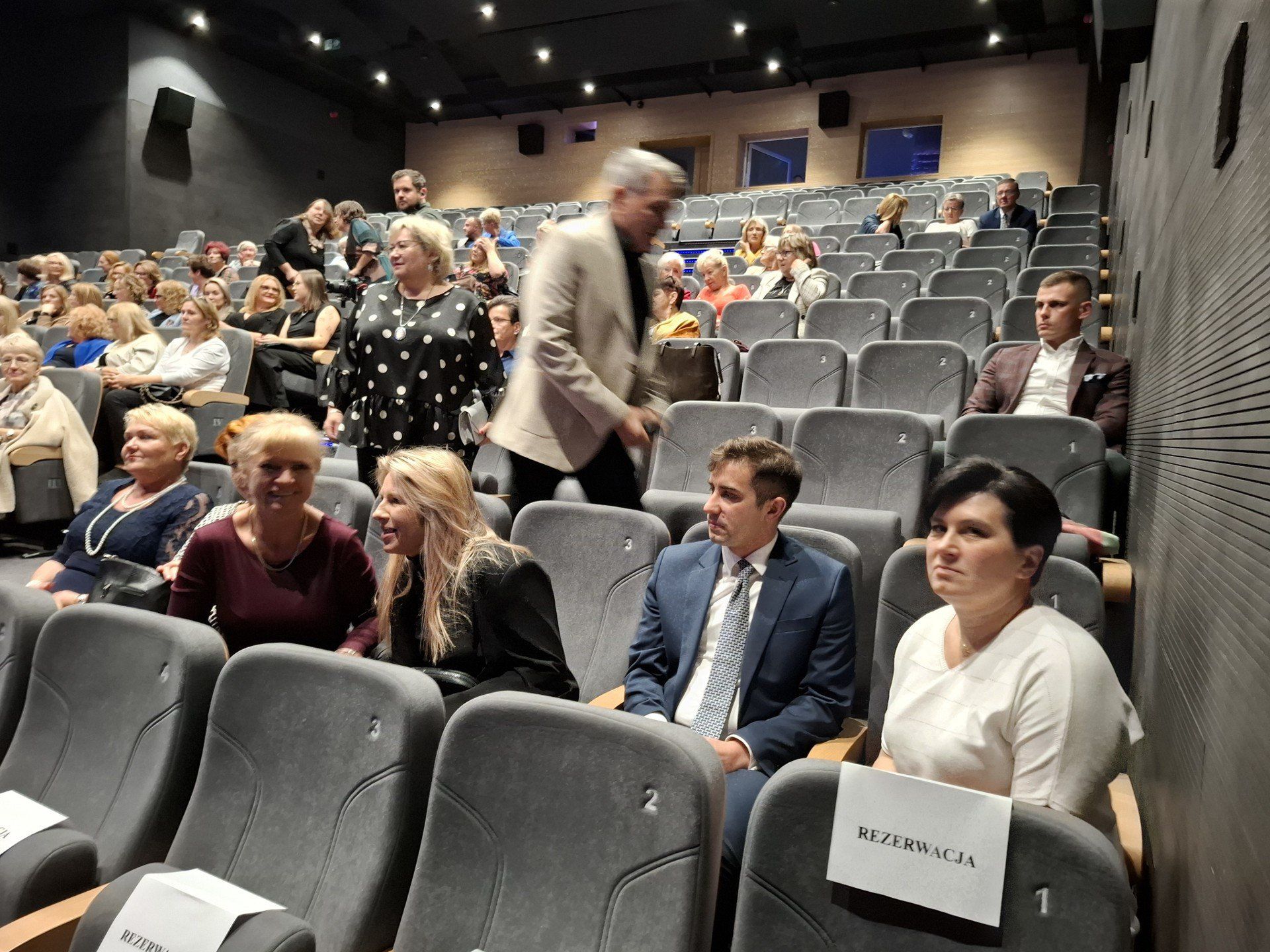 Medale i odznaczenia dla zasłużonych nauczycieli wręczono podczas Gali Edukacji
