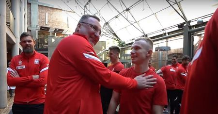 Żart ze sceny z Michniewiczem. Nowy selekcjoner zdążył już wszystkich rozbawić