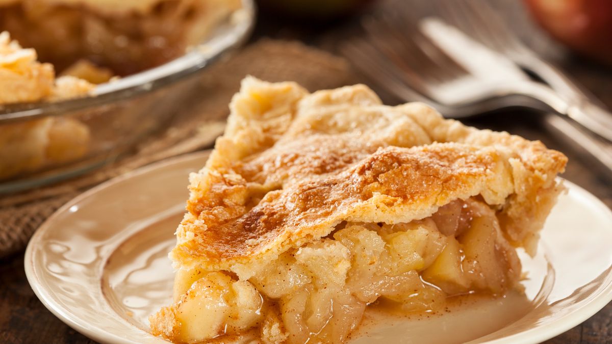 Bez podpiekania, bez duszenia. Najprostszy przepis na szarlotkę