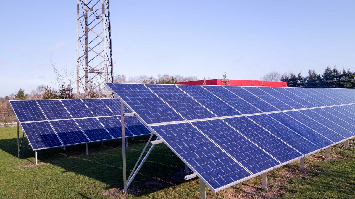 Radni z Ojrzenia boją się fotowoltaiki. Twierdzą, że jest szkodliwa 1