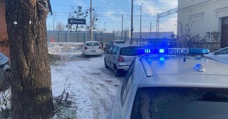 Pościg za pijanym 39-latkiem. VW polo przegrał z policyjnym radiowozem
